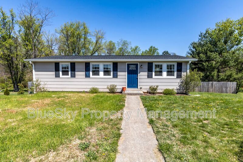 5522 Three Notch'd Rd in Crozet, VA - Building Photo