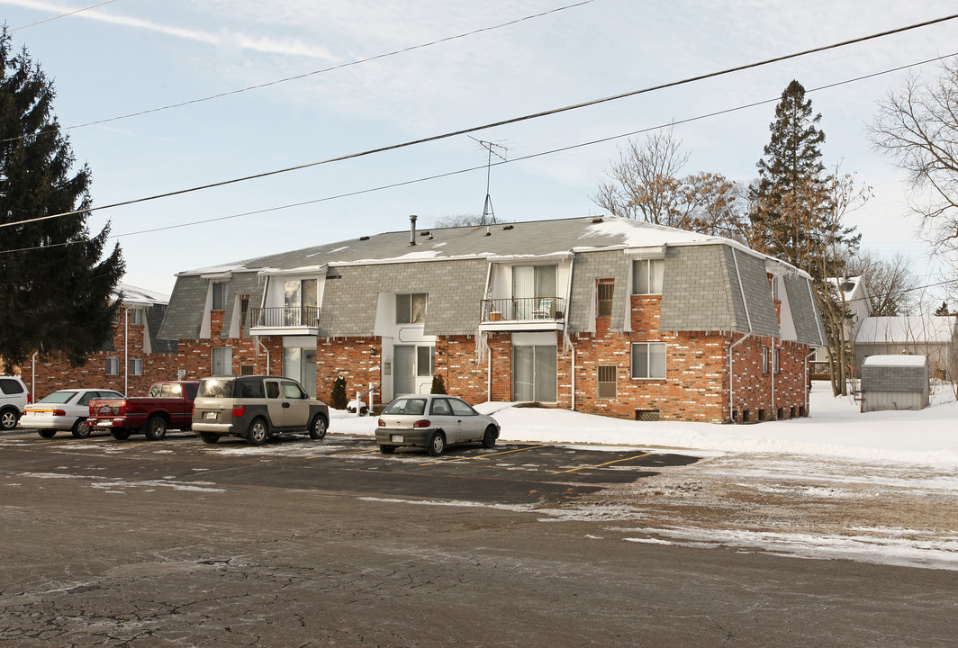 Pinckney Apartments in Pinckney, MI - Building Photo