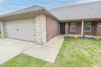 3509 SW Deerfield Blvd in Bentonville, AR - Building Photo - Building Photo