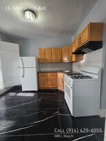 16 Sherwood Ave in Yonkers, NY - Building Photo