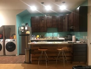 2123 S Ashland Ave, Unit 2 f in Chicago, IL - Building Photo - Building Photo