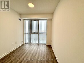 8 Interchange Wy in Vaughan, ON - Building Photo - Building Photo