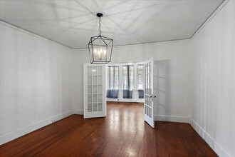 231 W 10th St in Jacksonville, FL - Foto de edificio - Building Photo