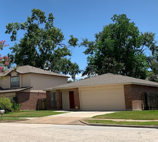 property at 5514 Fawn Trail Ln