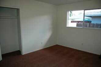 5 Beamer St in Woodland, CA - Building Photo - Building Photo