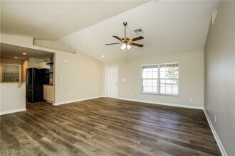 1422 NW 1st St in Cape Coral, FL - Building Photo - Building Photo