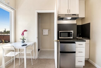 South Park Place Apartments in Los Angeles, CA - Building Photo - Building Photo