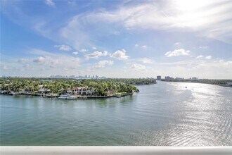 6770 Indian Creek Dr, Unit 8g in Miami, FL - Building Photo - Building Photo