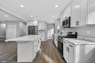 2403 Kingsway Rd in Fort Washington, MD - Building Photo - Building Photo