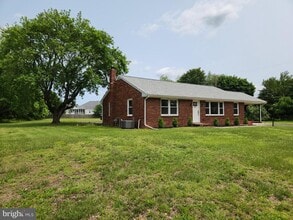 601 E Academy St in Clayton, NJ - Building Photo - Building Photo