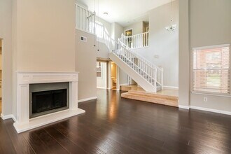 6637 Queensclub Dr in Houston, TX - Foto de edificio - Building Photo