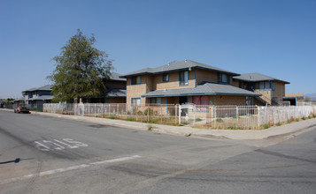 565-575 Sioux Dr in Perris, CA - Building Photo - Building Photo