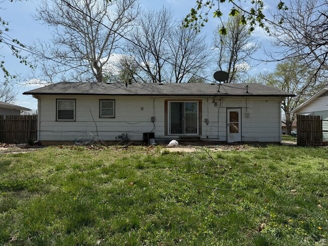 630 SE 35th Terrace in Topeka, KS - Building Photo - Building Photo