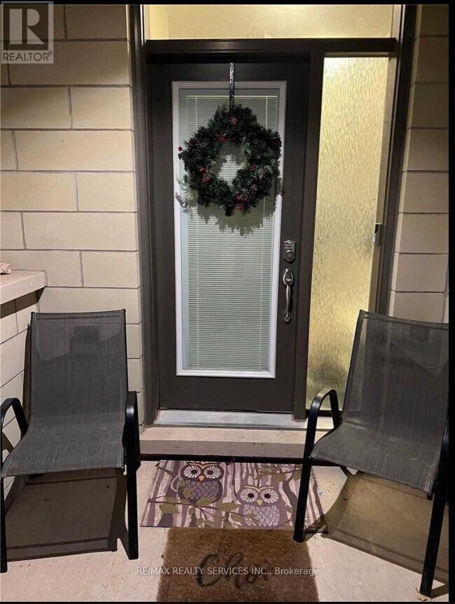 244 Wheat Boom Dr. in Oakville, ON - Building Photo - Building Photo