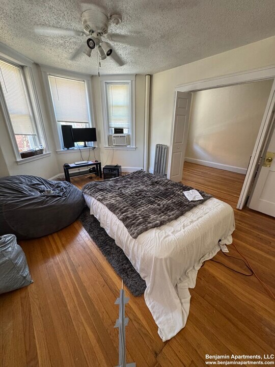 5 Barrows St, Unit 1 in Boston, MA - Building Photo