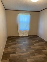 226 Stinson Dr in Bardstown, KY - Building Photo