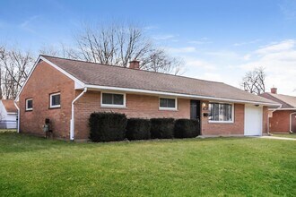 4352 Ashgrove Dr in Grove City, OH - Building Photo - Building Photo