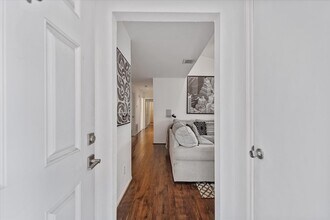 1201 Bering Dr in Houston, TX - Building Photo - Building Photo