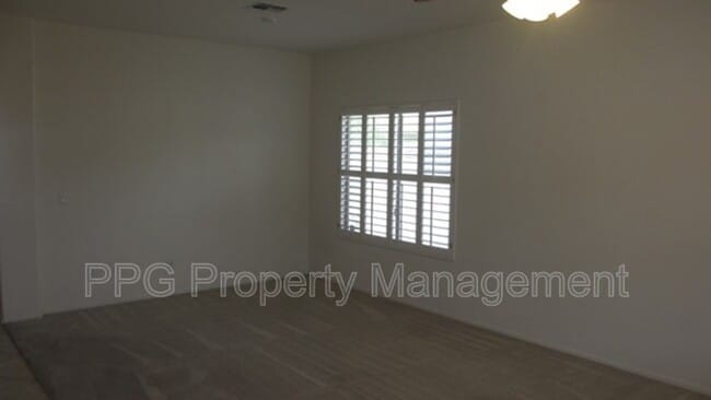 14542 W Watson Ln in Surprise, AZ - Foto de edificio - Building Photo