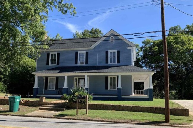 1119 Phoenix St, Unit A in Greenwood, SC - Building Photo - Building Photo