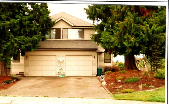 20833 6th Pl W in Lynnwood, WA - Foto de edificio