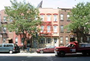 579 Meeker Ave in Brooklyn, NY - Building Photo