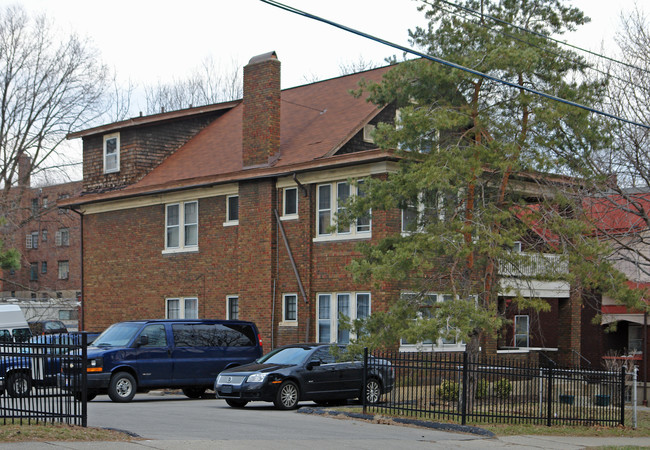 2621 Ashland Ave in Cincinnati, OH - Building Photo - Building Photo