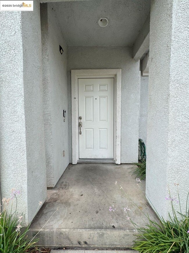 645 Rockspray Cir in Pittsburg, CA - Building Photo - Building Photo