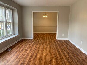 4811 Ferncrest Dr in Greensboro, NC - Building Photo - Building Photo