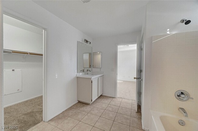 property at 2431 Lilac Cove St