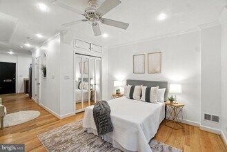 1072 30th St NW in Washington, DC - Building Photo - Building Photo