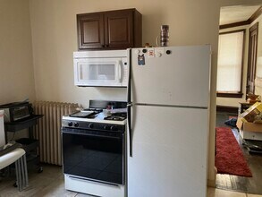 3355 N Bartlett Ave, Unit 2 in Milwaukee, WI - Building Photo - Building Photo