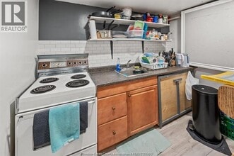 3577 King St in Windsor, ON - Building Photo - Building Photo