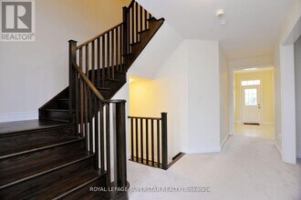 7724 Black Maple Dr in Niagara Falls, ON - Building Photo - Building Photo