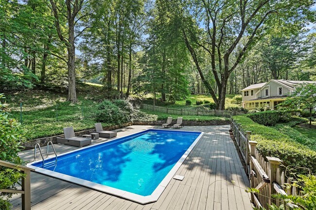 property at 22 Little Town Ln