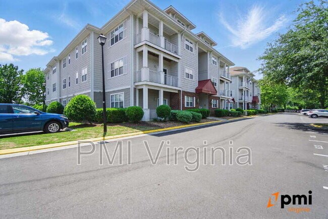 5317 Warminster Dr in Virginia Beach, VA - Building Photo - Building Photo