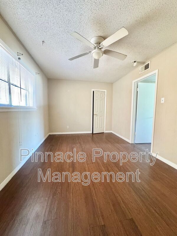 2409 W Ave N in San Angelo, TX - Building Photo - Building Photo