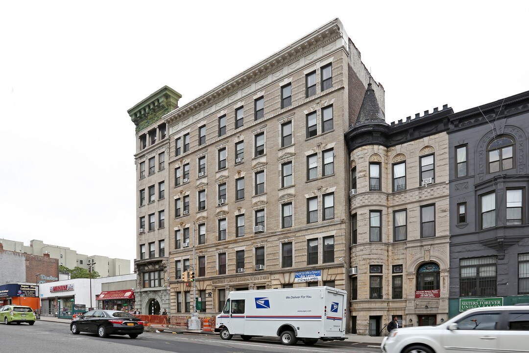 742-744 St Nicholas Ave in New York, NY - Foto de edificio