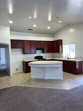 13122 Ridgeway Meadows Dr in Bakersfield, CA - Building Photo - Building Photo
