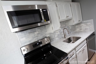 803 Plate St in Rochester, MI - Building Photo - Building Photo
