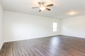 3812 Starry Sky Rd in Leland, NC - Foto de edificio - Building Photo