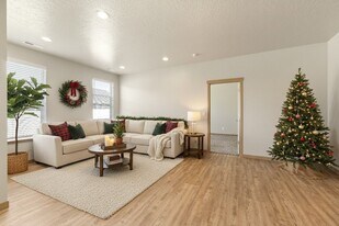 Thayer Cottages in Rathdrum, ID - Building Photo