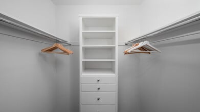 223 S Lasky Dr in Beverly Hills, CA - Building Photo - Building Photo