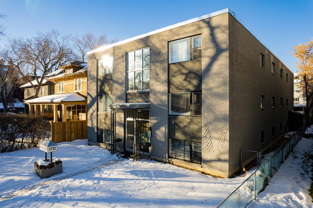 1721 12th St SW in Calgary, AB - Building Photo