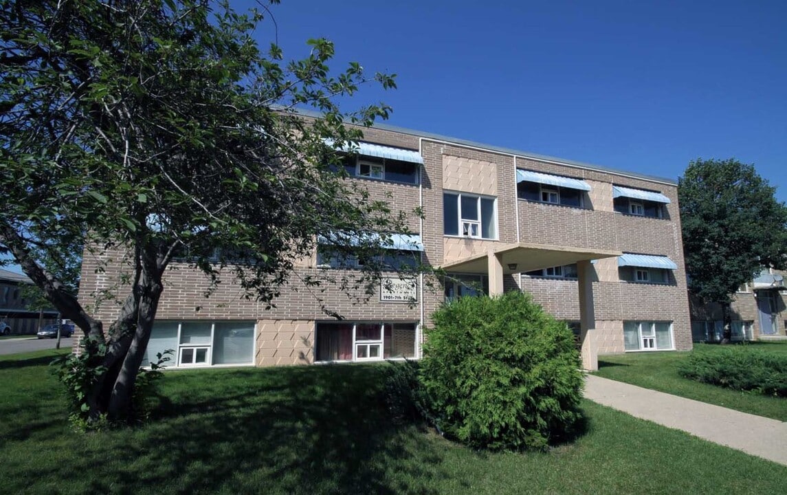 Avila Apartments in Saskatoon, SK - Building Photo