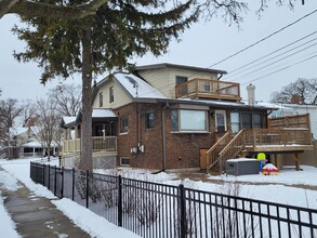 345 N Addison Ave, Unit 2nd Floor in Elmhurst, IL - Foto de edificio - Building Photo