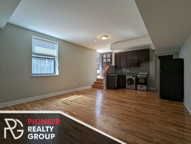 910 W George St, Unit 1