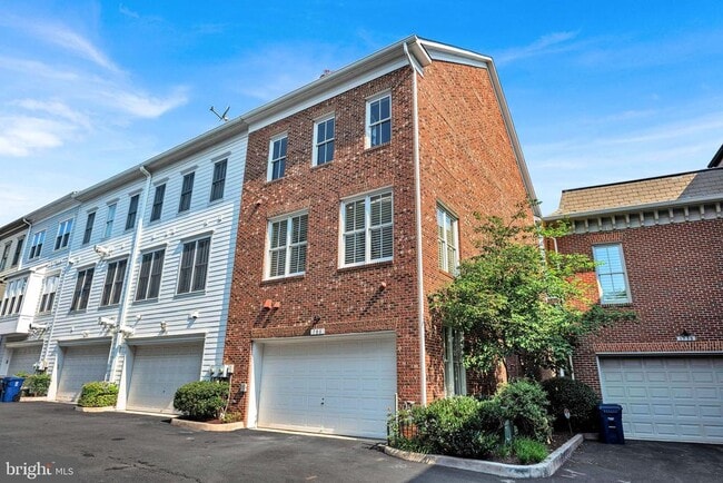 property at 708 Day Ln