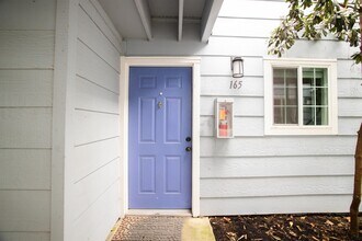 165 Lighthouse Dr in Vallejo, CA - Building Photo - Building Photo