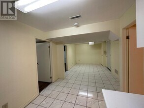 3 Mossbrook Crescent in Toronto, ON - Building Photo - Building Photo